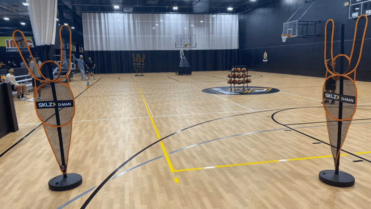 half volleyball court - home